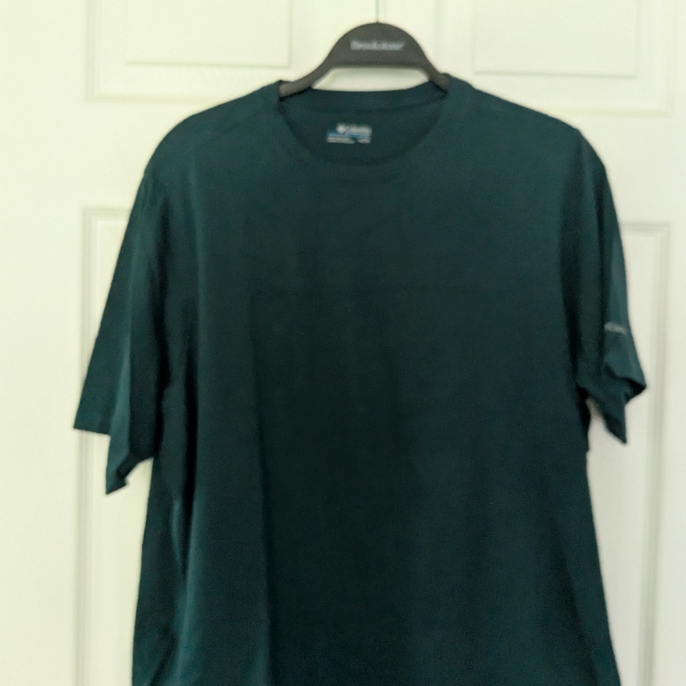 Two Columbia XL Women's Tshirts